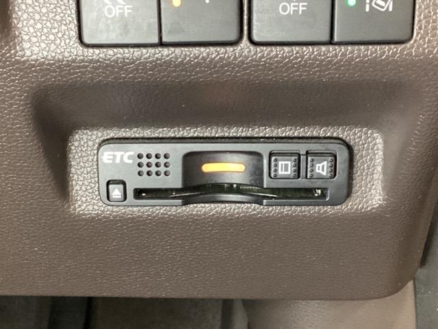 フリード G・ホンダセンシング 光触媒抗菌消臭施工済 Fセグ 追突被害軽減ブレーキ iストップ Wエアバッグ パワーウィンドウ アクティブクルーズコントロール スマートキ カラーバックモニター VSA エアコン セキュリティアラーム(14枚目)