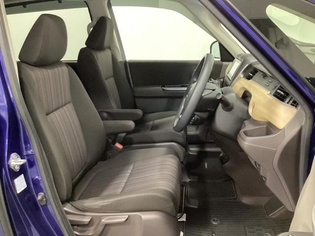 フリード G・ホンダセンシング 光触媒抗菌消臭施工済 Fセグ 追突被害軽減ブレーキ iストップ Wエアバッグ パワーウィンドウ アクティブクルーズコントロール スマートキ カラーバックモニター VSA エアコン セキュリティアラーム(16枚目)