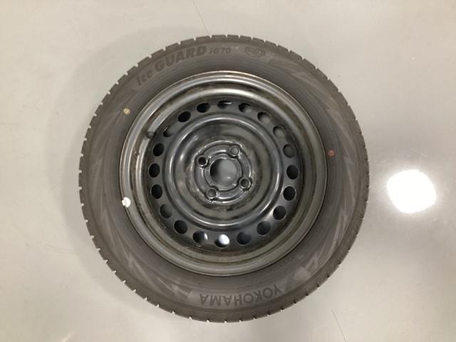 フィット e:HEVホーム 中古スタッドレスタイヤ、純正メモリーナビ、ドライブレコーダー前後装着+ETC付 当社デモカー 前後誤発進抑制機能 クリソナ 助手席エアバッグ 運転席エアバッグ 1オナ アイドリングストップ USB接続(3枚目)