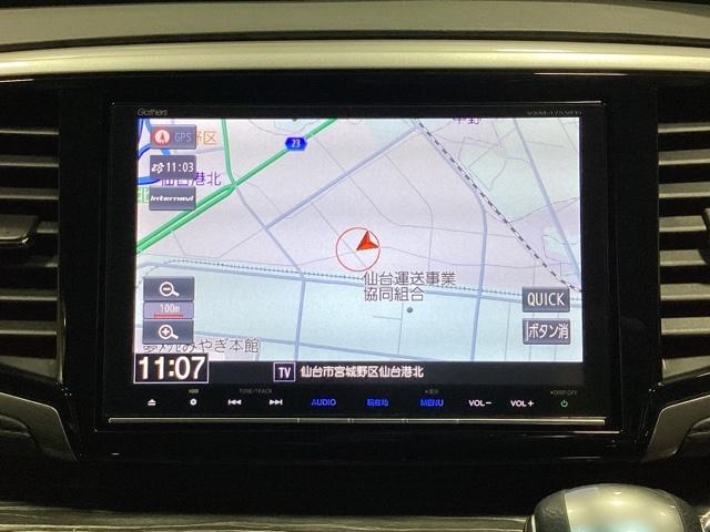 ナビゲーションはフルセグＴＶ対応のＧａｔｈｅｒｓ純正メモリーナビを搭載しています。Ｂｌｕｅｔｏｏｔｈオーディオ機能がありますので、スマートフォンなどの音楽も再生できます。