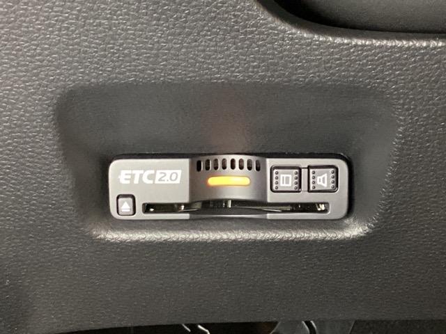 フィット ｅ：ＨＥＶホーム　中古スタッドレスタイヤ、純正メモリーナビ、ドライブレコーダー前後装着＋ＥＴＣ付　当社デモカー　リヤカメラ　ＶＳＡ　サイドカーテンエアバック　前後ソナー　スマートキ　ＥＣＯＮモード　踏み間違い防止（17枚目）