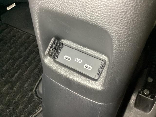 フィット ｅ：ＨＥＶホーム　中古スタッドレスタイヤ、純正メモリーナビ、ドライブレコーダー前後装着＋ＥＴＣ付　当社デモカー　リヤカメラ　ＶＳＡ　サイドカーテンエアバック　前後ソナー　スマートキ　ＥＣＯＮモード　踏み間違い防止（22枚目）