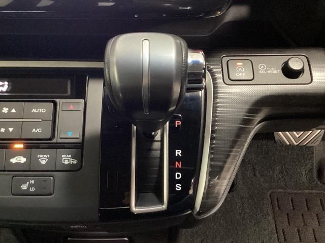 ステップワゴンスパーダ スパーダ・クールスピリットホンダセンシング 光触媒抗菌消臭施工済 サイドエアバック スマートキ 左右電動スライドドア バックモニタ Wエアコン 地TV ナビ&TV 三列シート 助手席エアバッグ AAC 横滑り防止機能 ターボ車 シートヒータ(8枚目)