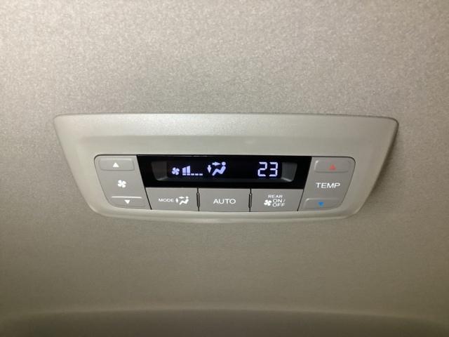 ステップワゴンスパーダ スパーダ・クールスピリットホンダセンシング 光触媒抗菌消臭施工済 サイドエアバック スマートキ 左右電動スライドドア バックモニタ Wエアコン 地TV ナビ&TV 三列シート 助手席エアバッグ AAC 横滑り防止機能 ターボ車 シートヒータ(10枚目)