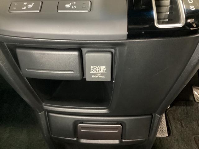 ステップワゴンスパーダ スパーダ・クールスピリットホンダセンシング 光触媒抗菌消臭施工済 サイドエアバック スマートキ 左右電動スライドドア バックモニタ Wエアコン 地TV ナビ&TV 三列シート 助手席エアバッグ AAC 横滑り防止機能 ターボ車 シートヒータ(17枚目)