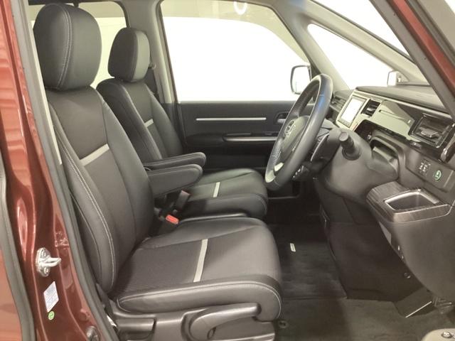 ステップワゴンスパーダ スパーダ・クールスピリットホンダセンシング 光触媒抗菌消臭施工済 サイドエアバック スマートキ 左右電動スライドドア バックモニタ Wエアコン 地TV ナビ&TV 三列シート 助手席エアバッグ AAC 横滑り防止機能 ターボ車 シートヒータ(18枚目)