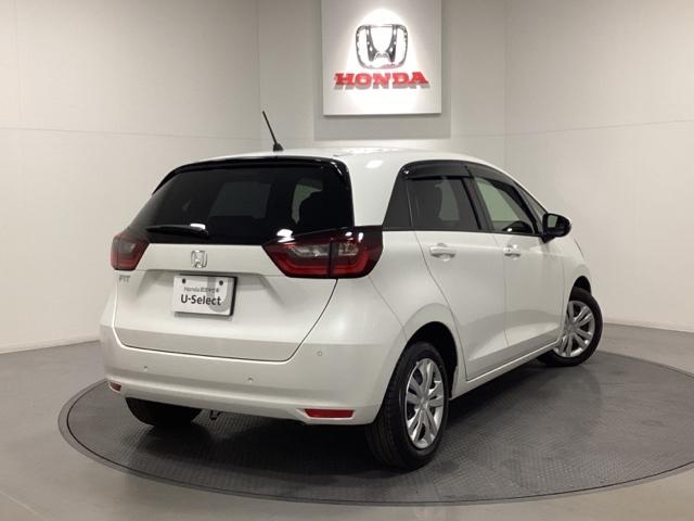 フィット ベーシック 中古スタッドレスタイヤ、純正CDチューナー、ドライブレコーダー前後装着+ETC付 当社デモカー コーナーセンサー 横滑防止装置 オートエアコン パワーウインドウ 盗難防止システム ABS ワンオーナー(5枚目)