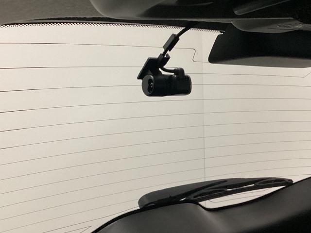 フィット ベーシック 中古スタッドレスタイヤ、純正CDチューナー、ドライブレコーダー前後装着+ETC付 当社デモカー コーナーセンサー 横滑防止装置 オートエアコン パワーウインドウ 盗難防止システム ABS ワンオーナー(17枚目)