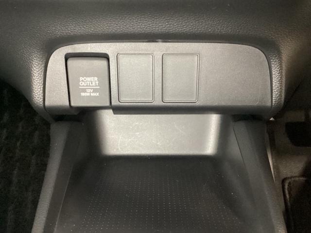 フィット ベーシック 中古スタッドレスタイヤ、純正CDチューナー、ドライブレコーダー前後装着+ETC付 当社デモカー コーナーセンサー 横滑防止装置 オートエアコン パワーウインドウ 盗難防止システム ABS ワンオーナー(18枚目)