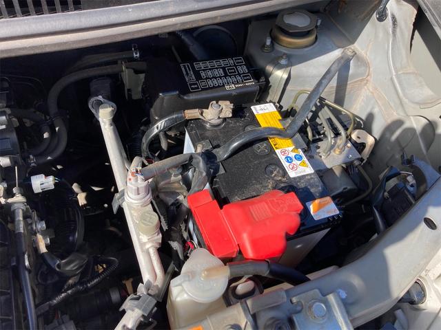 X 4WD キーレスエントリー 電動格納ミラー ベンチシート AT 盗難防止システム ABS CD MD アルミホイール 衝突安全ボディ エアコン パワーステアリング(31枚目)