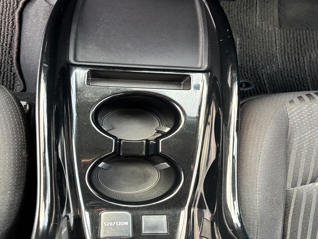 プリウス Ａ　４ＷＤ　バックカメラ付フルセグナビ　ステアリングリモコン　フォグランプ　オートライト　オートエアコン　横滑り防止装置　アルミホイール　ＥＴＣ　キーレスプッシュスタート　ＬＥＤヘッドライト（45枚目）