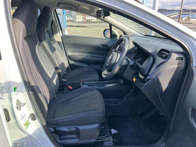 アクア X 4WD 純正ナビ バックカメラ ETC 横滑り防止機能 衝突被害軽減システム アイドリングストップ クルーズコントロール オートエアコン 盗難防止システム(5枚目)