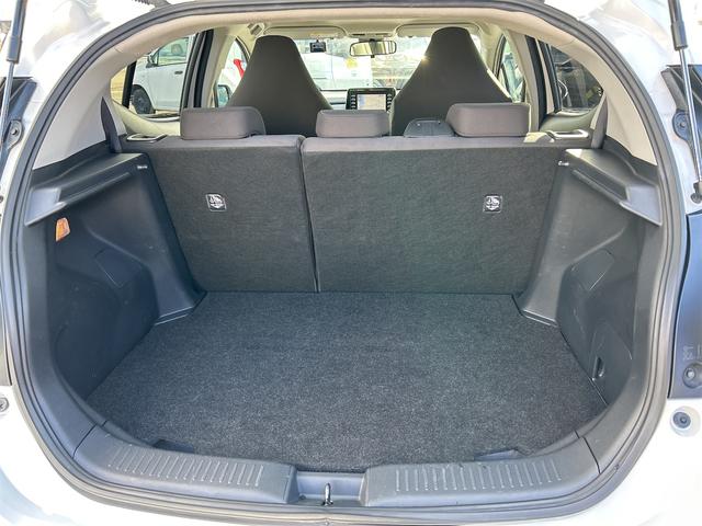 アクア X 4WD 純正ナビ バックカメラ ETC 横滑り防止機能 衝突被害軽減システム アイドリングストップ クルーズコントロール オートエアコン 盗難防止システム(9枚目)