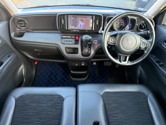 N-ONE プレミアム ツアラー・ローダウン ターボ Bluetoothオーディオ バックカメラ タイミングチェーン プッシュスタート スマートキー フルセグテレビナビ(11枚目)