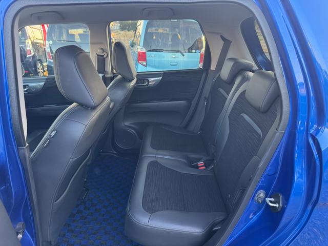 N-ONE プレミアム ツアラー・ローダウン ターボ Bluetoothオーディオ バックカメラ タイミングチェーン プッシュスタート スマートキー フルセグテレビナビ(18枚目)