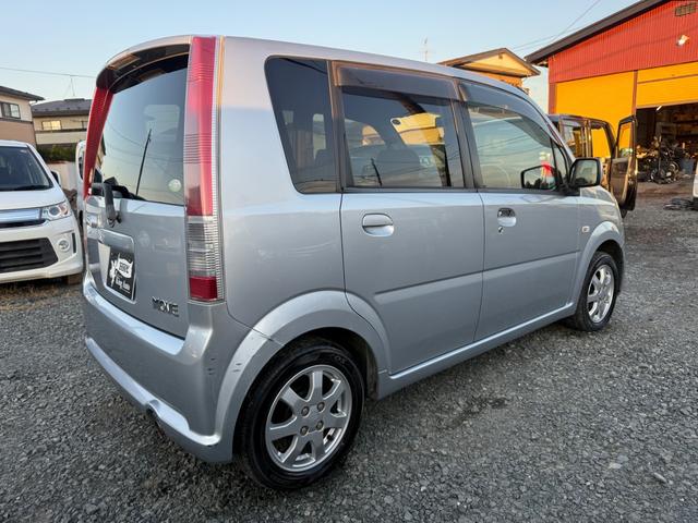 ムーヴ カスタム X 4WD 5速マニュアル(8枚目)