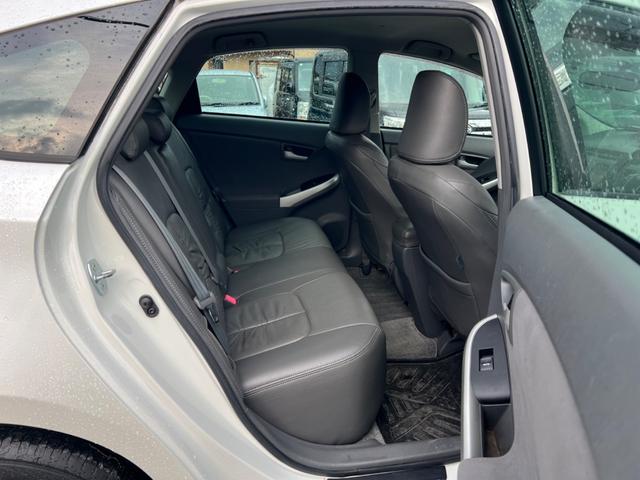 プリウス Ｓ　フルセグテレビナビ　Ｂｌｕｅｔｏｏｔｈオーディオ　ＥＴＣ　バックカメラ（16枚目）