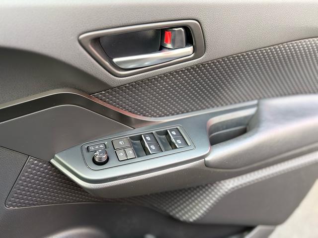 Ｃ－ＨＲ Ｓ　ヴァレンティテール　社外ＬＥＤヘッドライト　シーケンシャルウィンカー　ＥＴＣ　１０インチディスプレイオーディオ　Ｂｌｕｅｔｏｏｔｈ　バックカメラ　ハイブリッド（31枚目）