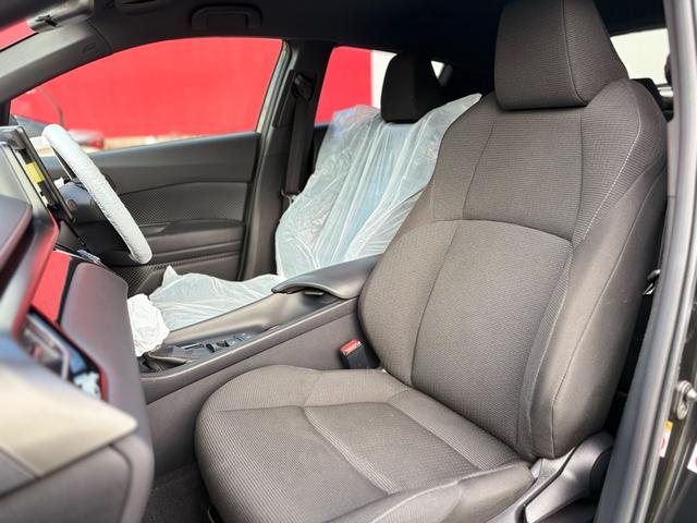 Ｃ－ＨＲ Ｓ　ヴァレンティテール　社外ＬＥＤヘッドライト　シーケンシャルウィンカー　ＥＴＣ　１０インチディスプレイオーディオ　Ｂｌｕｅｔｏｏｔｈ　バックカメラ　ハイブリッド（34枚目）