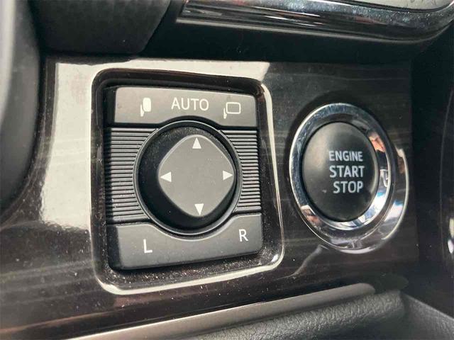 キーを携帯しているだけで、エンジンの始動が可能な装備です。プッシュスタートですのでエンジンの始動もボタンを押すだけです
