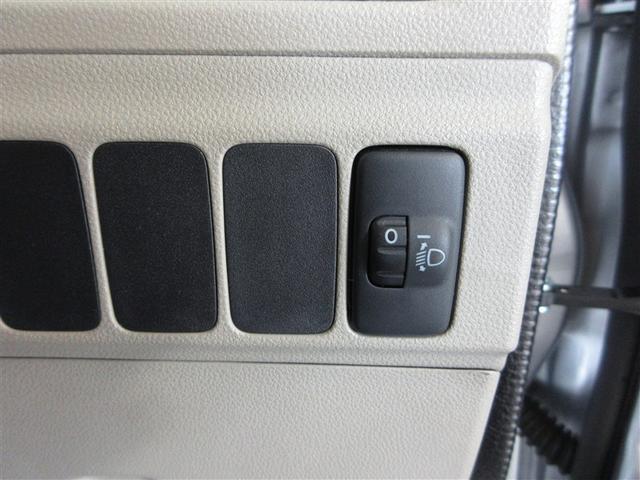 フル乗車時や積載料が多い時等に、ロービームの光軸の高さを調節することが可能です。