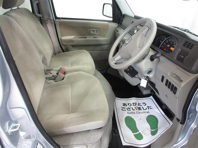 明るめのシート色なので、「あたたかみ」のある室内になっています！