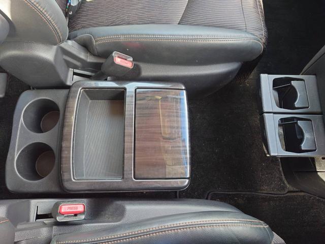 エルグランド 250ハイウェイスター 4WD(25枚目)