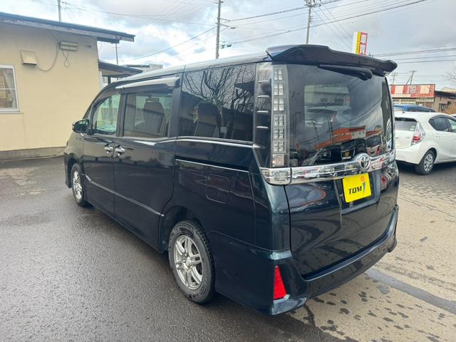 ヴォクシー ZS 煌 4WD(6枚目)