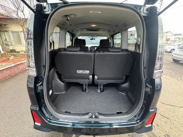 ヴォクシー ZS 煌 4WD(8枚目)