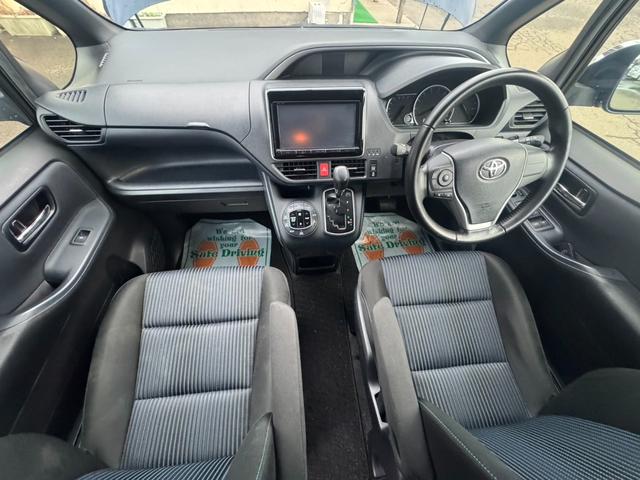 ヴォクシー ZS 煌 4WD(9枚目)