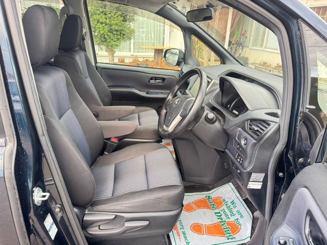 ヴォクシー ZS 煌 4WD(10枚目)