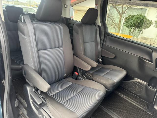 ヴォクシー ZS 煌 4WD(12枚目)