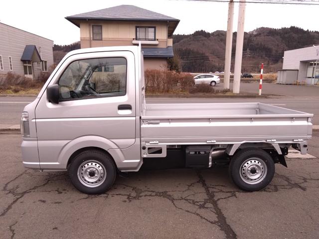 キャリイトラック ＫＣエアコン・パワステ　４ＷＤ　５速マニュアル　エアコン　パワステ　キーレス　パワーウィンドウ　Ｗエアバッグ　３方開　スズキセーフティサポート非装着車（8枚目）