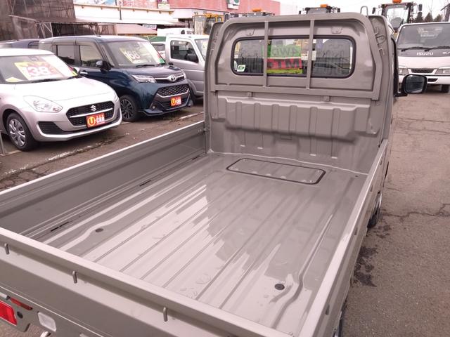 キャリイトラック ＫＣエアコン・パワステ　４ＷＤ　５速マニュアル　エアコン　パワステ　キーレス　パワーウィンドウ　Ｗエアバッグ　３方開　スズキセーフティサポート非装着車（8枚目）