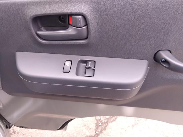 キャリイトラック ＫＣエアコン・パワステ　４ＷＤ　５速マニュアル　エアコン　パワステ　キーレス　パワーウィンドウ　Ｗエアバッグ　３方開　スズキセーフティサポート非装着車（15枚目）