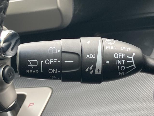 フリード G エアロ 4WD ETC バックカメラ ナビ TV 両側電動スライドドア オートライト HID スマートキー 電動格納ミラー 3列シート ウォークスルー AT アルミホイール CD DVD再生 USB(41枚目)