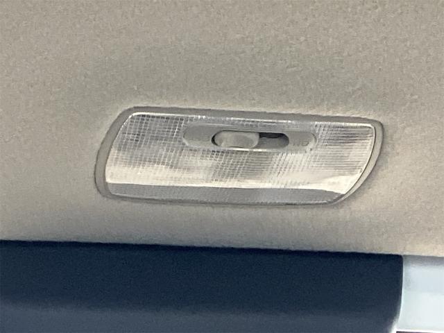 フリード G エアロ 4WD ETC バックカメラ ナビ TV 両側電動スライドドア オートライト HID スマートキー 電動格納ミラー 3列シート ウォークスルー AT アルミホイール CD DVD再生 USB(55枚目)