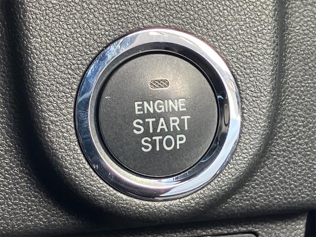 エンジン始動も楽チンです。イチイチ鍵を出す手間も無くなりますよ。