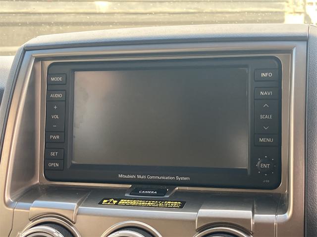 デリカD:5 シャモニー 4WD ETC オートクルーズコントロール 両側電動スライドドア オートライト HID スマートキー 電動格納ミラー 後席モニター 3列シート CVT アルミホイール 100V電源 盗難防止システム(3枚目)