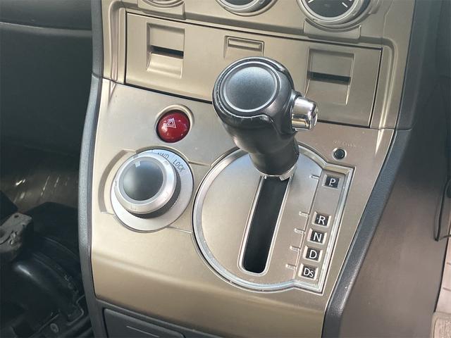 デリカD:5 シャモニー 4WD ETC オートクルーズコントロール 両側電動スライドドア オートライト HID スマートキー 電動格納ミラー 後席モニター 3列シート CVT アルミホイール 100V電源 盗難防止システム(4枚目)