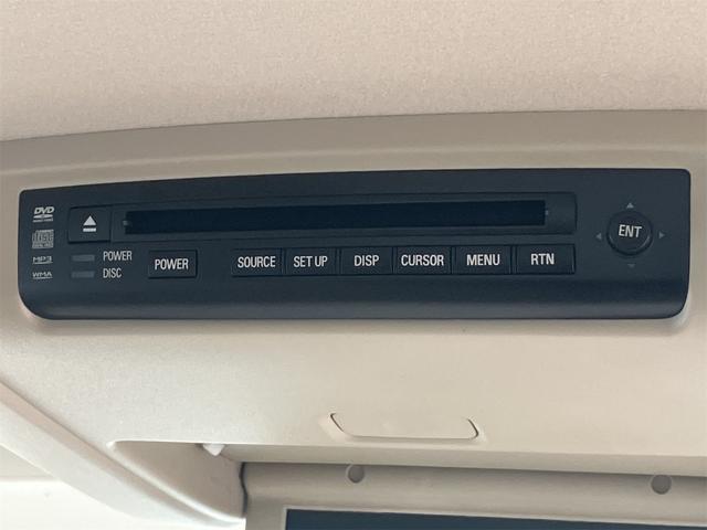 デリカD:5 シャモニー 4WD ETC オートクルーズコントロール 両側電動スライドドア オートライト HID スマートキー 電動格納ミラー 後席モニター 3列シート CVT アルミホイール 100V電源 盗難防止システム(11枚目)