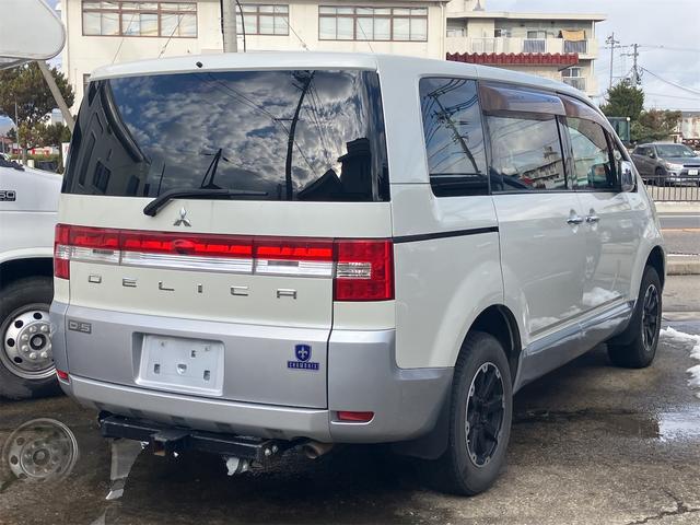 デリカD:5 シャモニー 4WD ETC オートクルーズコントロール 両側電動スライドドア オートライト HID スマートキー 電動格納ミラー 後席モニター 3列シート CVT アルミホイール 100V電源 盗難防止システム(14枚目)