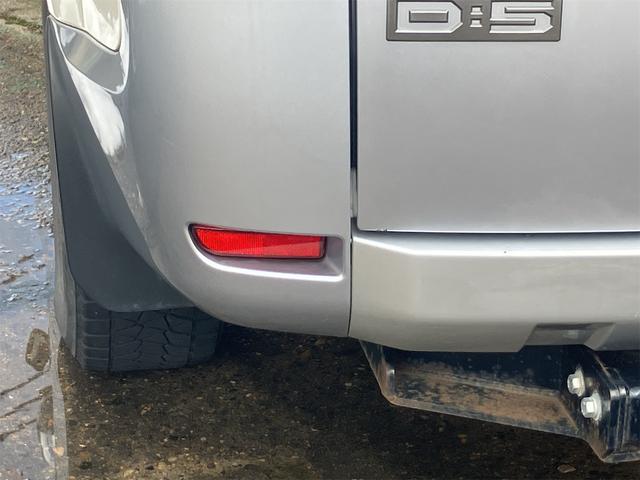 デリカD:5 シャモニー 4WD ETC オートクルーズコントロール 両側電動スライドドア オートライト HID スマートキー 電動格納ミラー 後席モニター 3列シート CVT アルミホイール 100V電源 盗難防止システム(22枚目)