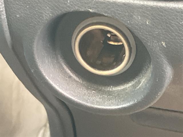 デリカD:5 シャモニー 4WD ETC オートクルーズコントロール 両側電動スライドドア オートライト HID スマートキー 電動格納ミラー 後席モニター 3列シート CVT アルミホイール 100V電源 盗難防止システム(37枚目)