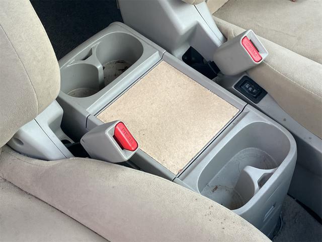 デリカD:5 シャモニー 4WD ETC オートクルーズコントロール 両側電動スライドドア オートライト HID スマートキー 電動格納ミラー 後席モニター 3列シート CVT アルミホイール 100V電源 盗難防止システム(40枚目)