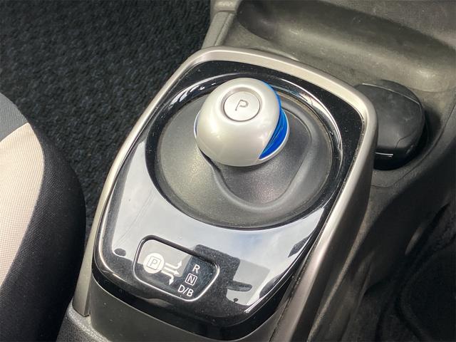 ノート e-パワー X バックカメラ クリアランスソナー レーンアシスト 衝突被害軽減システム アルミホイール オートライト スマートキー アイドリングストップ 電動格納ミラー CVT 盗難防止システム 衝突安全ボディ(6枚目)