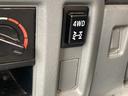 ミニキャブトラック Ｖタイプ　４ＷＤ　ＭＴ　スマートキー　アルミホイール　ＡＢＳ　エアコン　運転席エアバッグ　ルーフレール（5枚目）