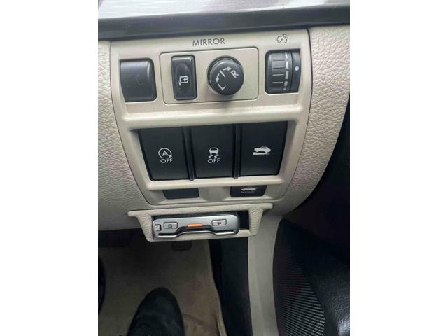 レガシィＢ４ ２．５ｉアイサイト　４ＷＤ　ＥＴＣ　クリアランスソナー　オートクルーズコントロール　バックカメラ　アルミホイール　ＨＩＤ　ＣＶＴ　スマートキー　アイドリングストップ　盗難防止システム　パワーシート（4枚目）