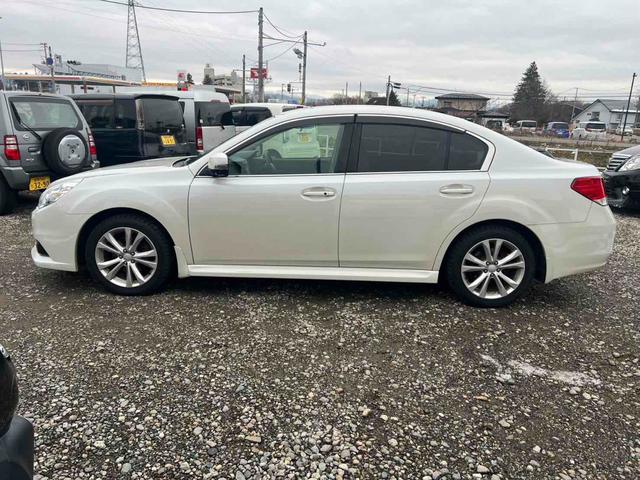 レガシィＢ４ ２．５ｉアイサイト　４ＷＤ　ＥＴＣ　クリアランスソナー　オートクルーズコントロール　バックカメラ　アルミホイール　ＨＩＤ　ＣＶＴ　スマートキー　アイドリングストップ　盗難防止システム　パワーシート（12枚目）