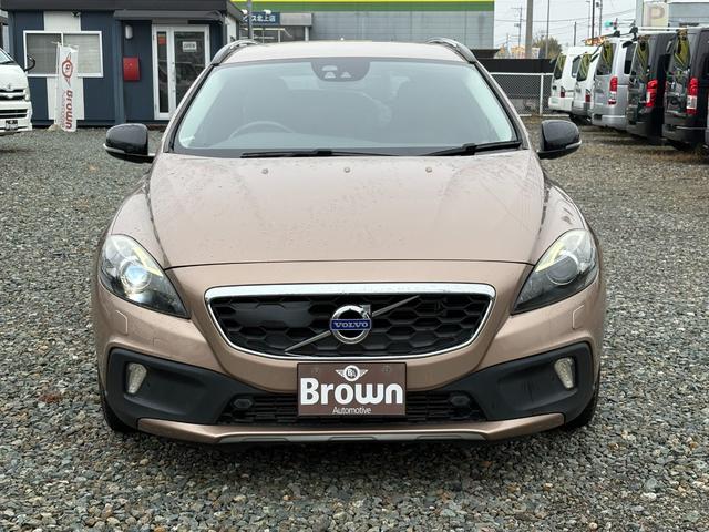 Ｖ４０ クロスカントリー　Ｄ４　純正ＡＷ（夏・冬）／ワンオーナー／１２Ｖ電源／ルーフレール／パワーシート／プライバシーガラス／フロントフォグ／リアフォグ／オートドアミラー（2枚目）